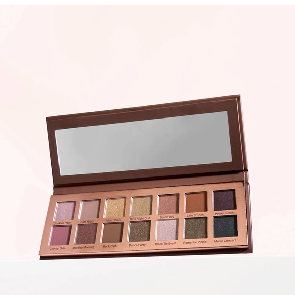 Mally Beauty Best Dressed Lids Eyeshadow Palette NWT BNIB - Picture 4 of 16